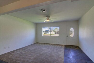 LivingRm_6066