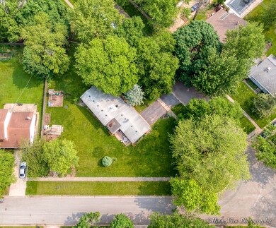 107 E Benton St, Oswego, IL 60543 - photo 2