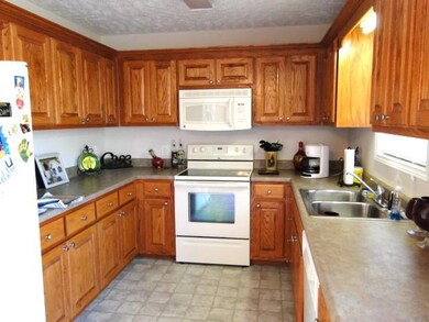 110 Garden Dr, Shelbyville, TN 37160 - photo 4