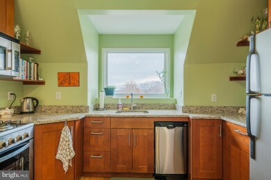 2 S Patterson Park Ave, Baltimore, MD 21231 - photo 5