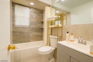 11 Pilgrim Ct, Bloomfield, NJ 07003 - photo 7