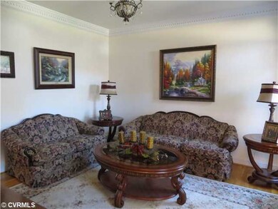 Living Room - Hardwood flooring, crown