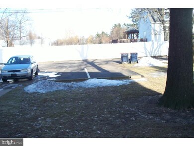 511 W 8th St unit B, Lansdale, PA 19446 - photo 3