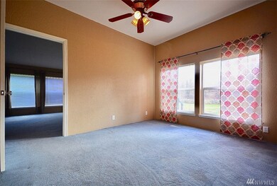 10924 Clark Rd SE unit 10, Yelm, WA 98597 - photo 4