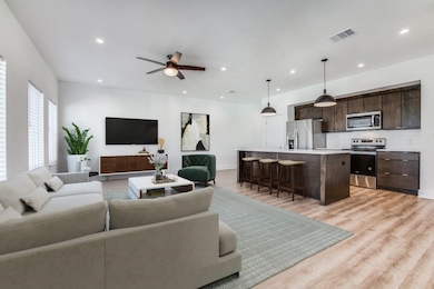 408 Dr Martin Luther King jr Blvd unit 203, Waxahachie, TX 75165 - photo 3