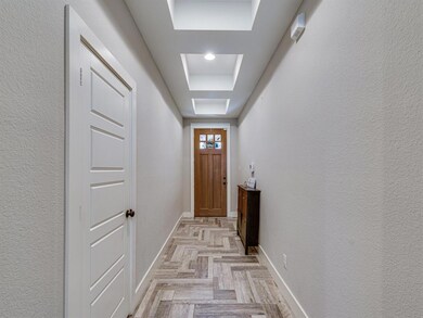 704 Oakmont Dr, Ennis, TX 75119 - photo 3