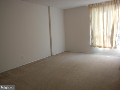 Regency unit 1620, McLean, VA 22102 - photo 3
