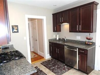 98 Putnam St unit 98, Watertown, MA 02472 - photo 3