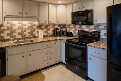 404 Paradise Rd unit 2A, Swampscott, MA 01907 - photo 6