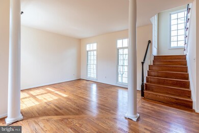 11412 Hollow Timber Ct, Reston, VA 20194 - photo 3