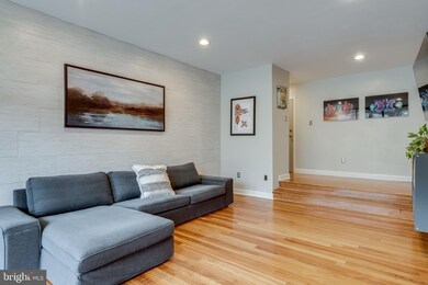 1675 Parkcrest Cir unit 100, Reston, VA 20190 - photo 7