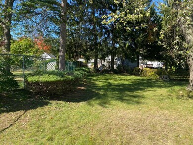 78 Wakefield St, Indian Orchard, MA 01151 - photo 4