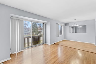 3026 Roberts Dr unit 7, Woodridge, IL 60517 - photo 5