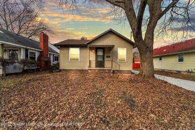 01-209-E-Mason-St-WindowStill-Real-Estat