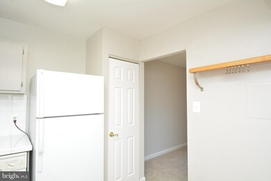 27 Canterbury Square unit 301, Alexandria, VA 22304 - photo 7