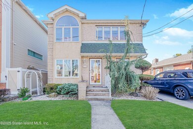 125 Laconia Ave, Staten Island, NY 10305 - photo 2