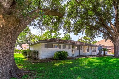 1009 Hicks St, Tomball, TX 77375 - photo 5