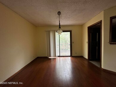 479 Holiday Hill Cir E, Jacksonville, FL 32216 - photo 6