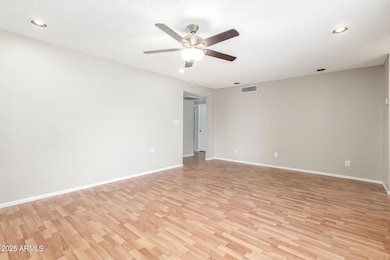 4810 W Laurel Ln, Glendale, AZ 85304 - photo 6