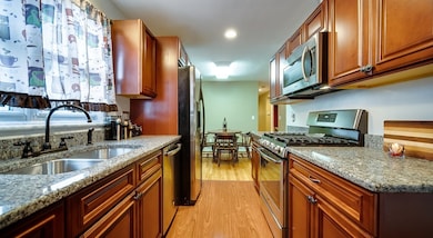 97 Arcadia Blvd, Springfield, MA 01118 - photo 2