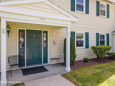 3-144CedarviewLn_03