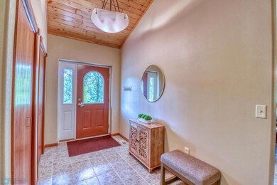 Main house - inviting entryway!