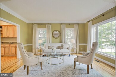 2216 Glenheather Dr, Falls Church, VA 22043 - photo 4