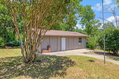 1227 W Texas St, Denison, TX 75020 - photo 3