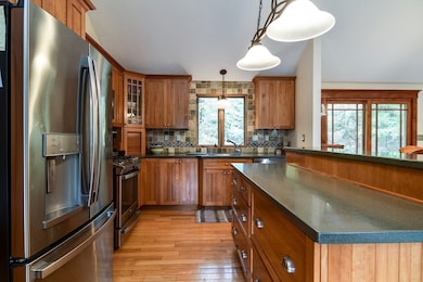 10 Barry Dr, Ashland, MA 01721 - photo 5