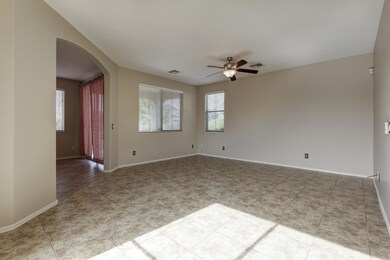 006_Family Room.