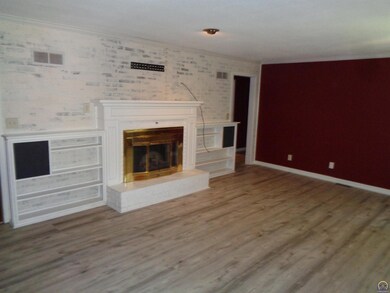 404 Fowler St, Maple Hill, KS 66507 - photo 5