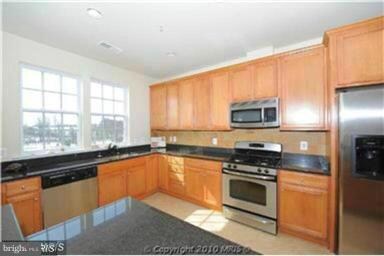 11379 Iager Blvd unit 10, Fulton, MD 20759 - photo 4