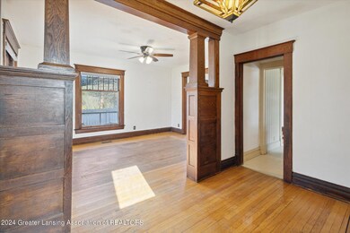 07-428-Smith-Ave-Lansing-MI-48910-Window