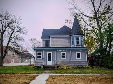 1102 Lake St, Emmetsburg, IA 50536 - photo 2