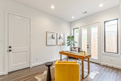 1801 Dunlavy St, Houston, TX 77006 - photo 4