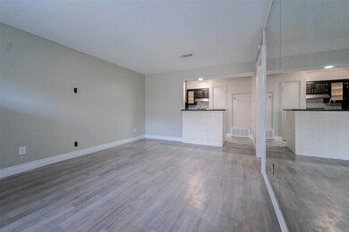 845 Wax Myrtle Ln unit A, Houston, TX 77079 - photo 5