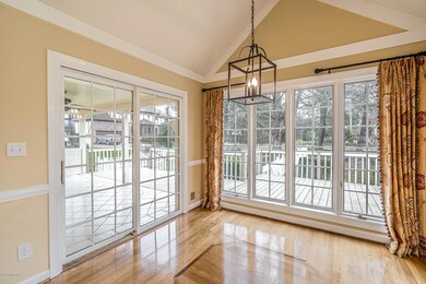 402 Glensford Dr-34