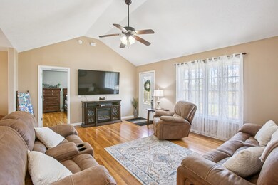 532 Douglas Ln, Lafayette, TN 37083 - photo 5