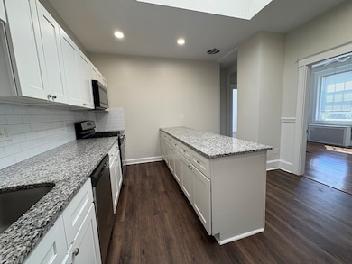 996 Chestnut St unit 2, Newton Upper Falls, MA 02464 - photo 2