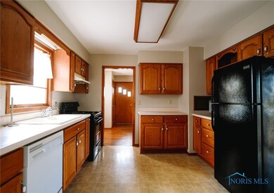 542 Winfield Ave, Findlay, OH 45840 - photo 3