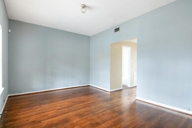 2401 Driscoll St unit 2, Houston, TX 77019 - photo 2