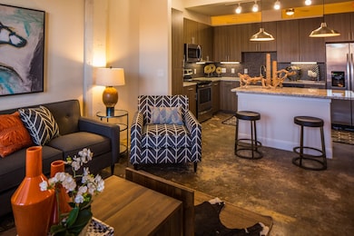 801 W Vickery Blvd unit 305, Fort Worth, TX 76104 - photo 3