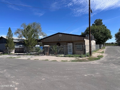 15215 Los Angeles, Fabens, TX 79838 - photo 2