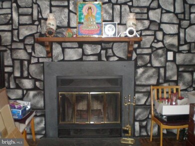 19634 Twinflower Cir, Germantown, MD 20876 - photo 3