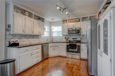 1709 Longhorn Ln, Raymore, MO 64083 - photo 3