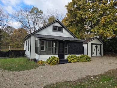 233 Leenhouts St, Kalamazoo, MI 49048 - photo 2