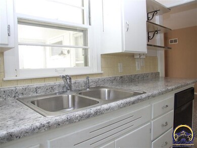 1188 SW Collins Ave, Topeka, KS 66604 - photo 7