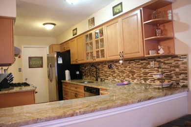 105 Lexington Cir, Matawan, NJ 07747 - photo 4