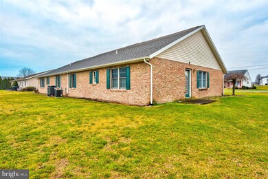 11508 Nicole Dr, Greencastle, PA 17225 - photo 4