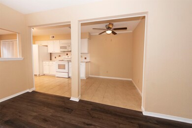 7863 Green Lawn Dr unit 7863, Houston, TX 77088 - photo 7